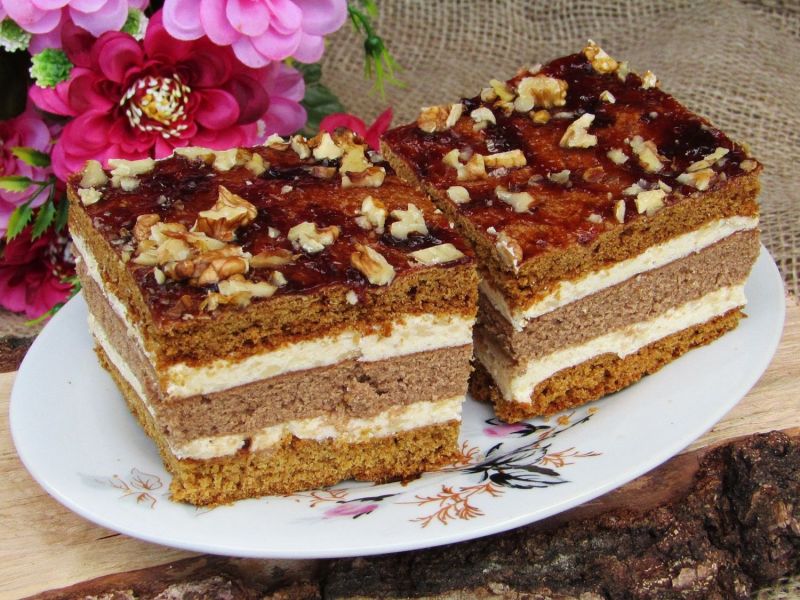 Ciasto piernikowe z powidłami i orzechami