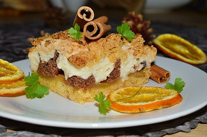 Ciasto pleśniak z karmelizowanymi jabłkami Ciasto pleśniak z karmelizowanymi jabłkami