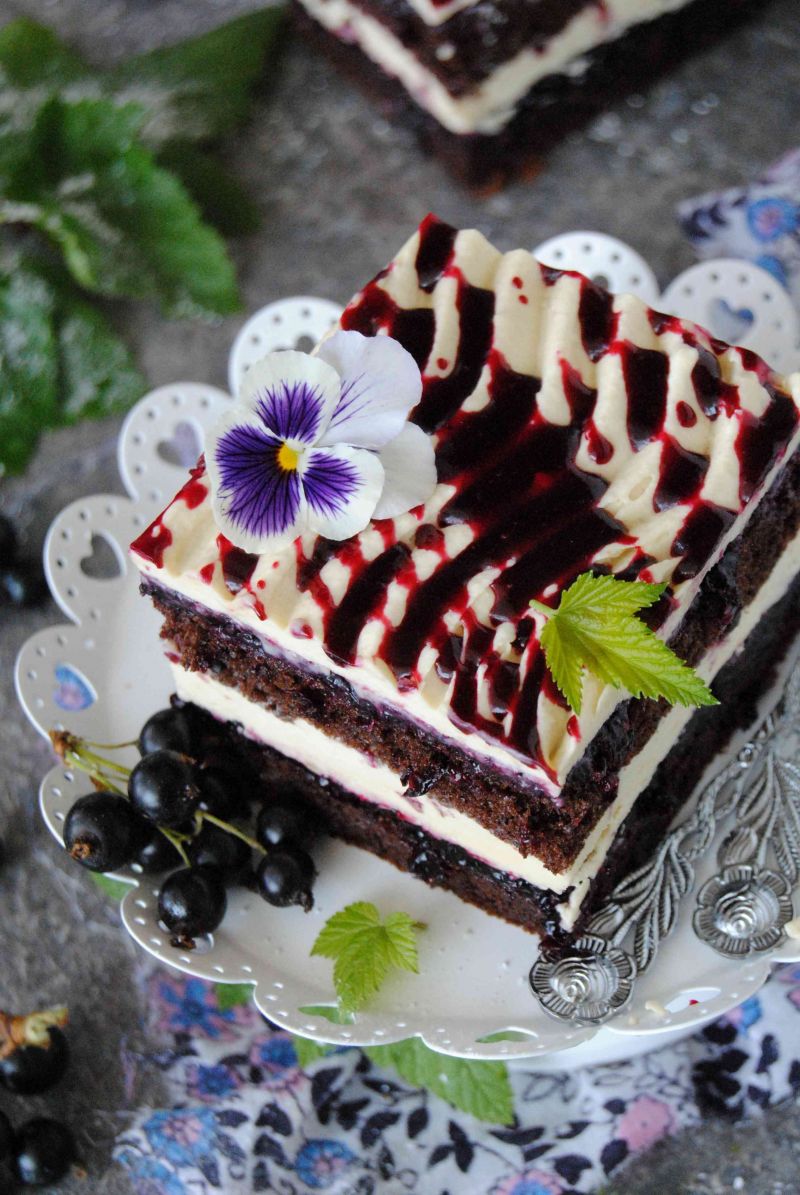 Ciasto porzeczkowo- chałwiowe Ciasto porzeczkowo- chałwiowe