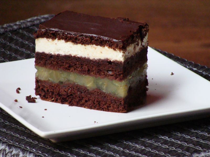 Ciasto przekładane jabłkami Ciasto przekładane jabłkami