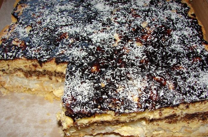 Ciasto przekładane z kokosem i orzechami