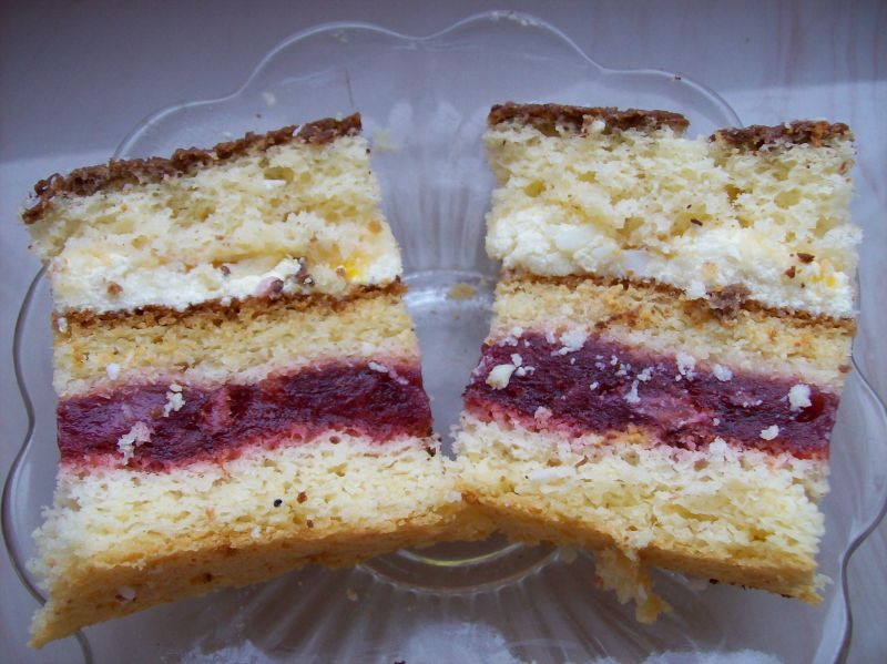 Ciasto przekładane z wiśniami