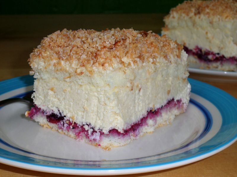 Ciasto puszek z kokosową posypką           