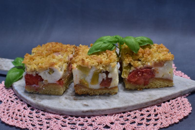 Ciasto rabarbarowe z truskawkami