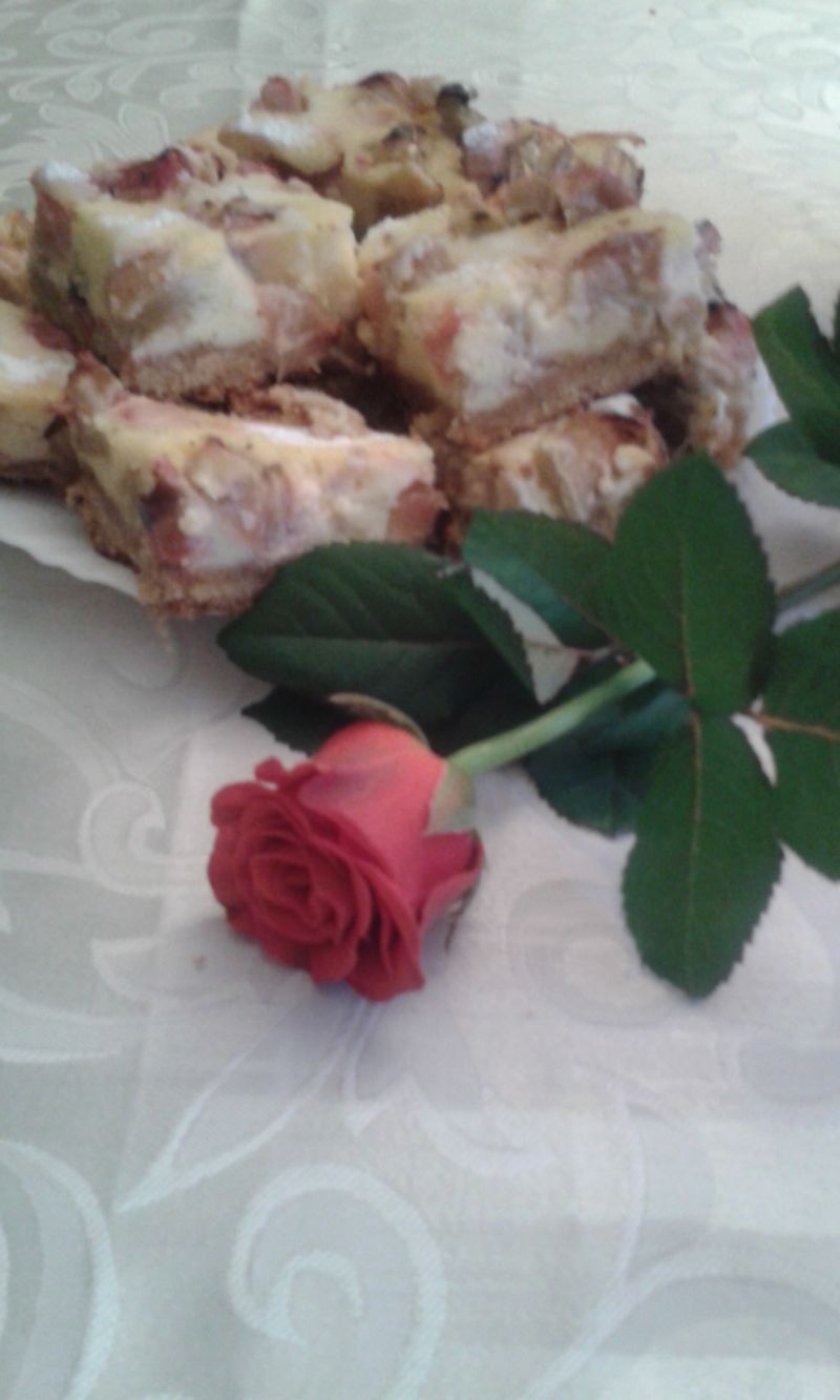 Ciasto rabarbarowo - serowe. Ciasto rabarbarowo - serowe.