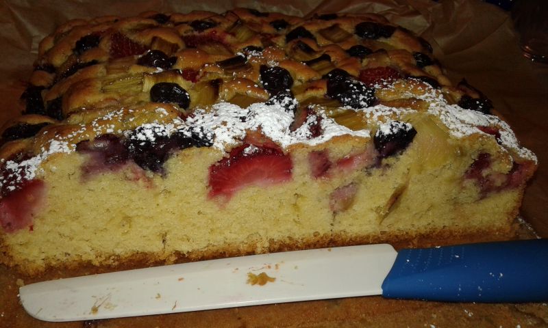 Ciasto rabarbarowo - truskawkowo - borówkowe