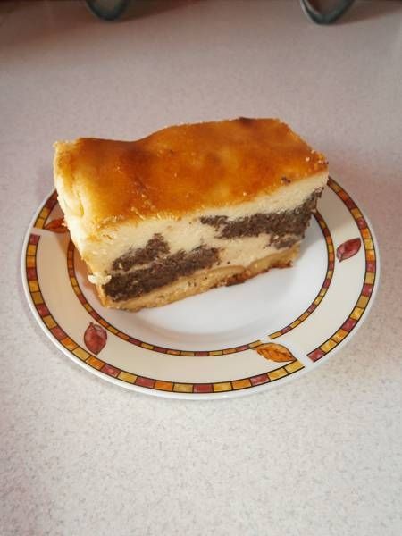 Ciasto sernikowo-makowe zwane seromakowcem