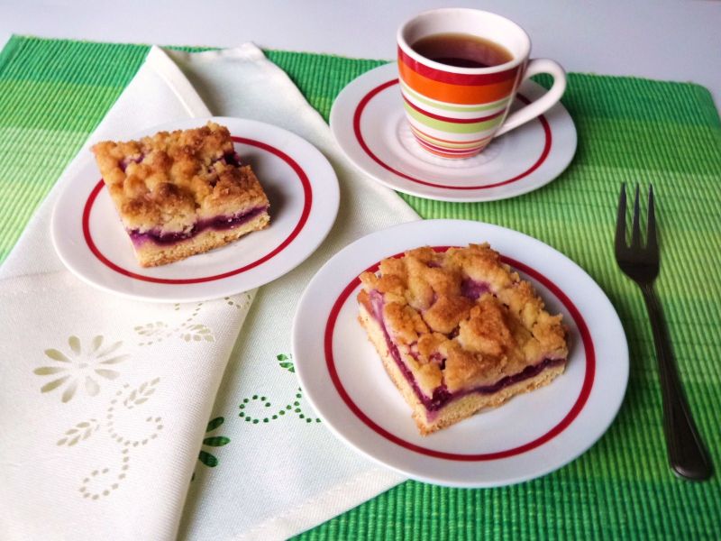 Ciasto śliwkowo-brzoskwiniowe z nutką pomarańczy Ciasto śliwkowo-brzoskwiniowe z nutką pomarańczy