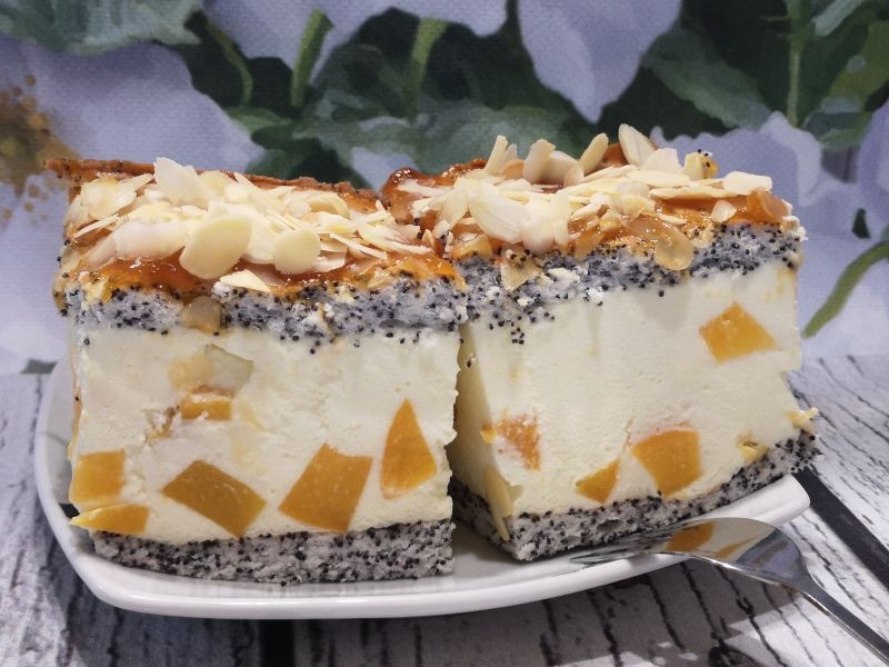 Ciasto śmietanowe z makiem Ciasto śmietanowe z makiem