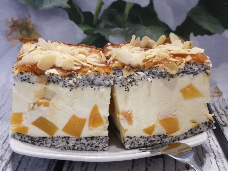 Ciasto śmietanowe z makiem Ciasto śmietanowe z makiem