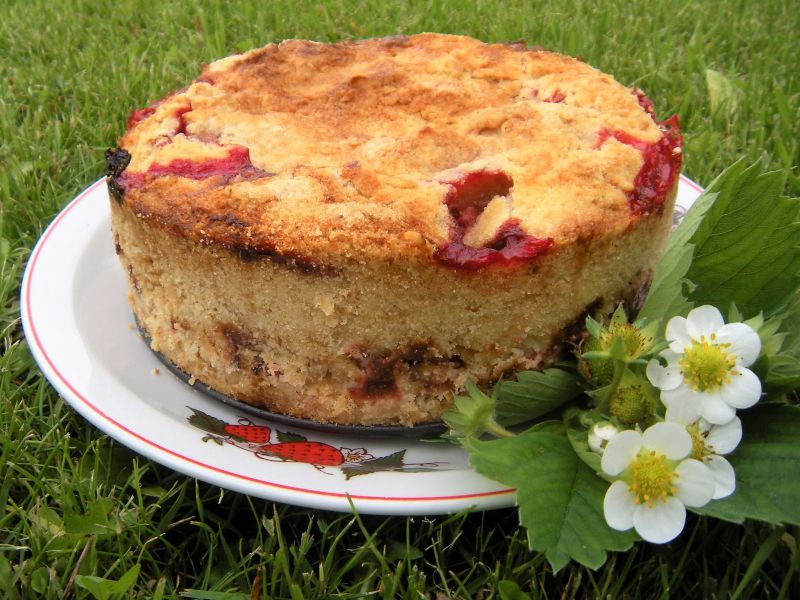 Ciasto sypane z truskawkami