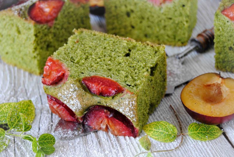 Ciasto szpinakowo- śliwkowe