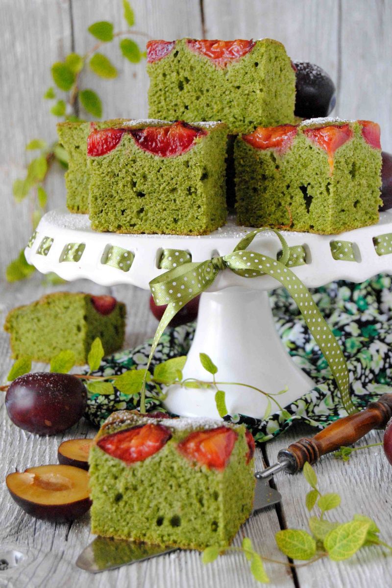 Ciasto szpinakowo- śliwkowe