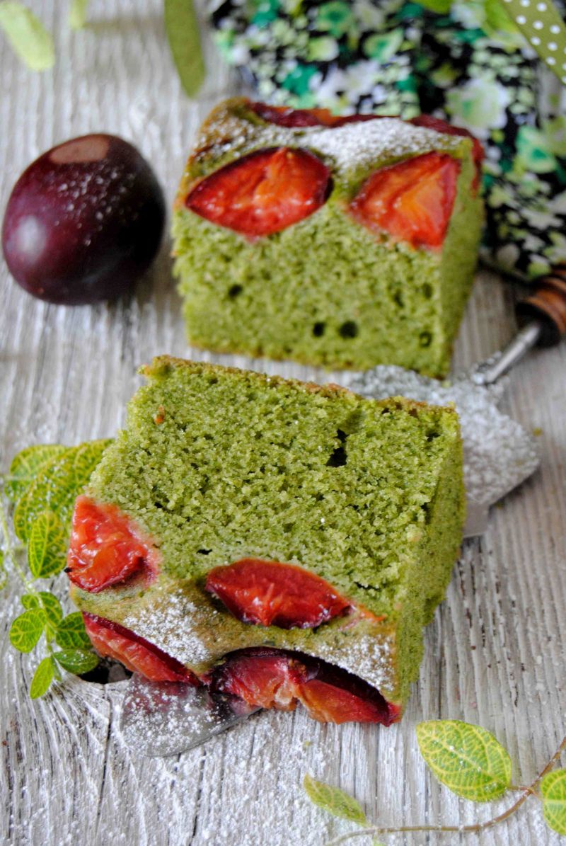 Ciasto szpinakowo- śliwkowe