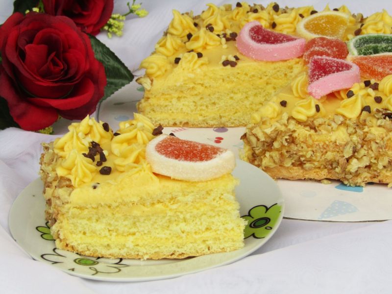 Ciasto tortowe z masą jajeczną