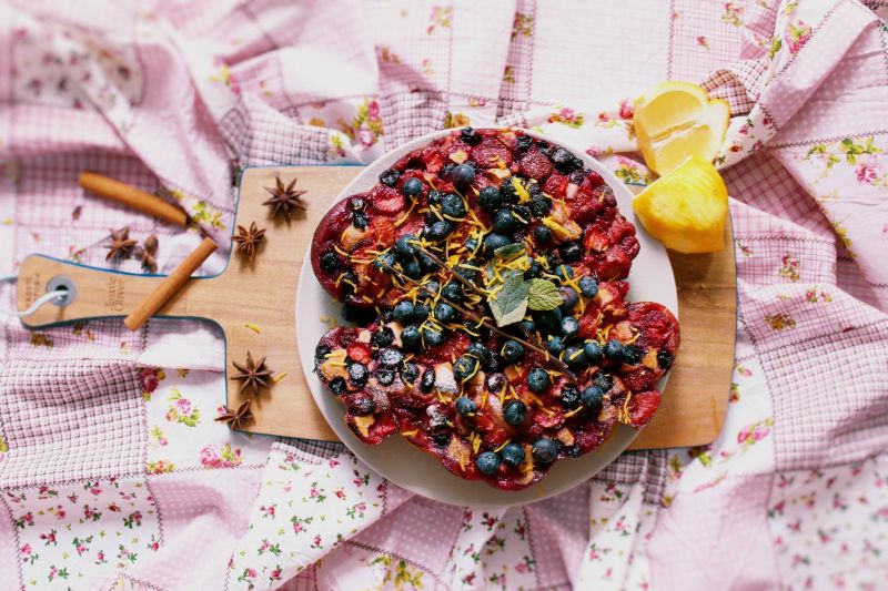 Ciasto ucierane z leśnymi owocami