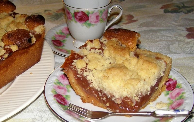 Ciasto ucierane z marmoladą i kruszonką