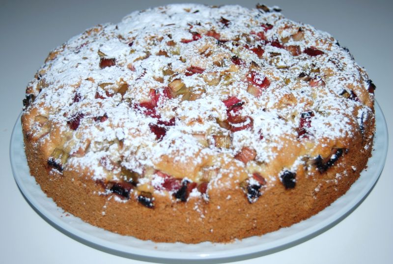 Ciasto ucierane z rabarbarem