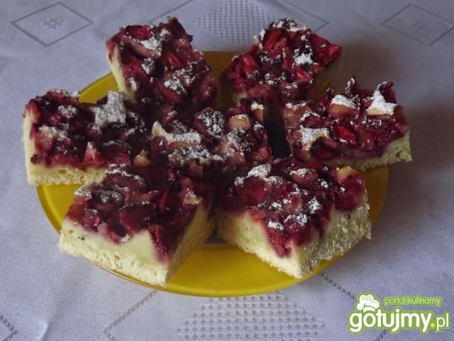 Ciasto ucierane z truskawkami 