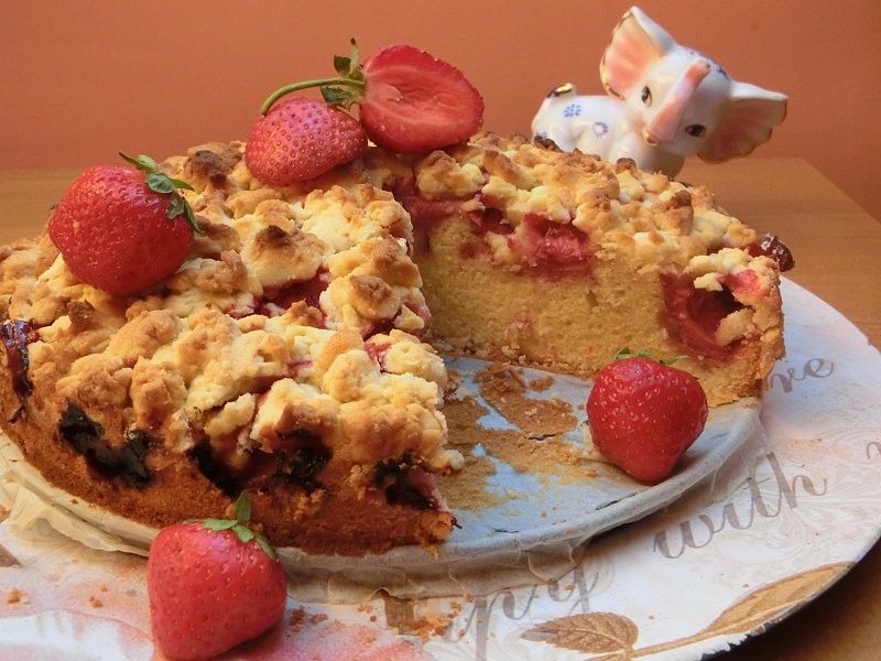 Ciasto ucierane z truskawkami i kokosem