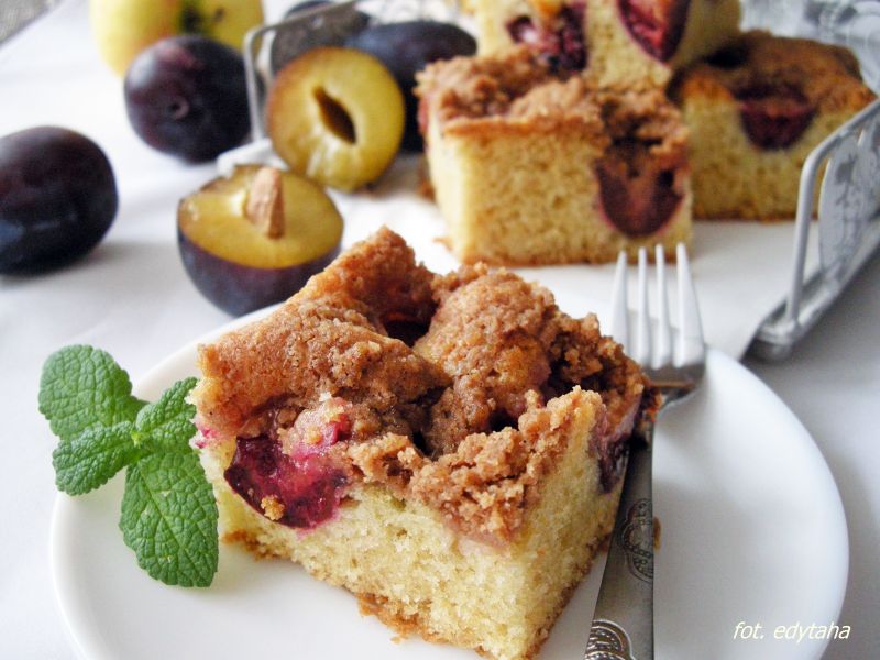 Ciasto ucierane ze śliwkami kruszonką