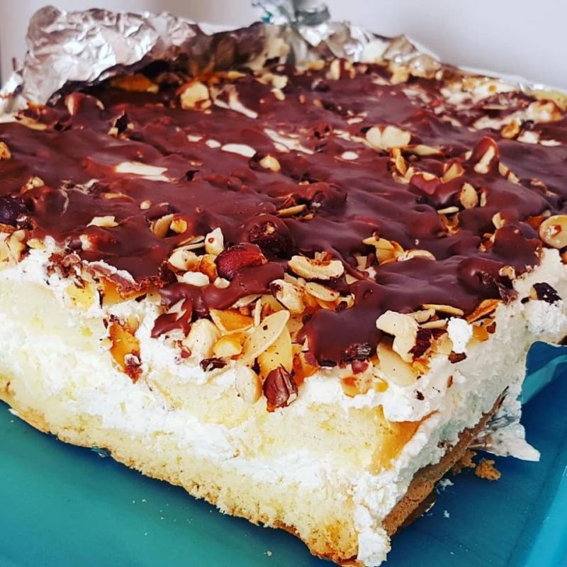 Ciasto z bakaliami i śmietaną