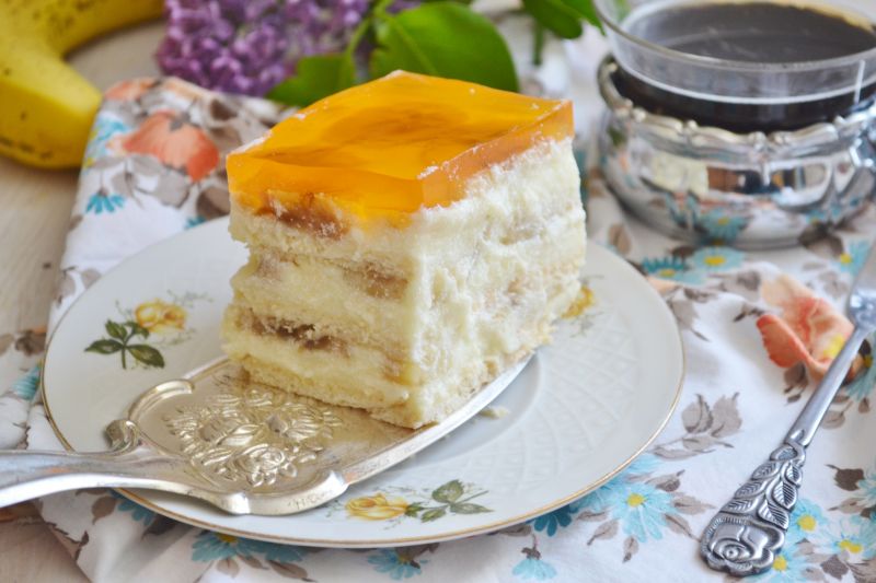 Ciasto z bananami i galaretką bez pieczenia Ciasto z bananami i galaretką bez pieczenia