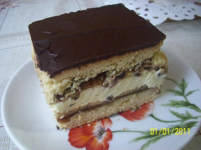 Ciasto z bezą i orzechami Ciasto z bezą i orzechami