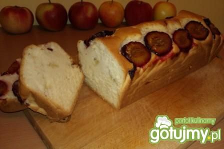 Ciasto z białek ze śliwkami i jabłkiem