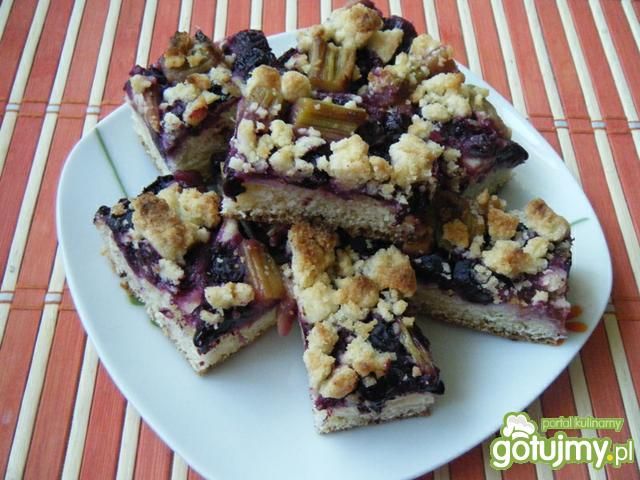 Ciasto z borówkami i rabarbarem 