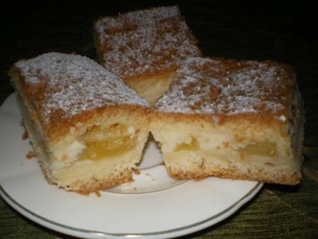 Ciasto z budyniem i jabłkami