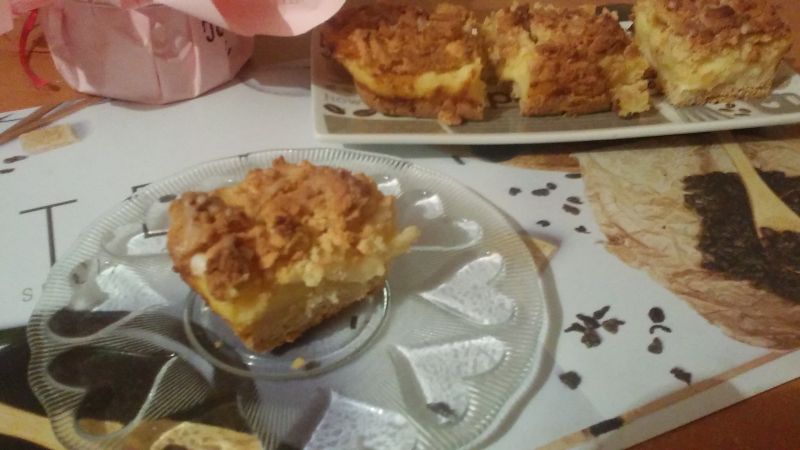 Ciasto z budyniem i jabłkami