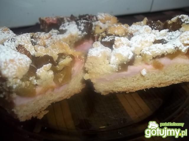 Ciasto z budyniem i rabarbarem