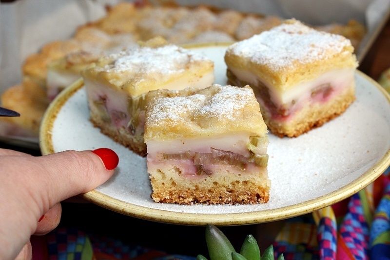 Ciasto z budyniem i rabarbarem Ciasto z budyniem i rabarbarem