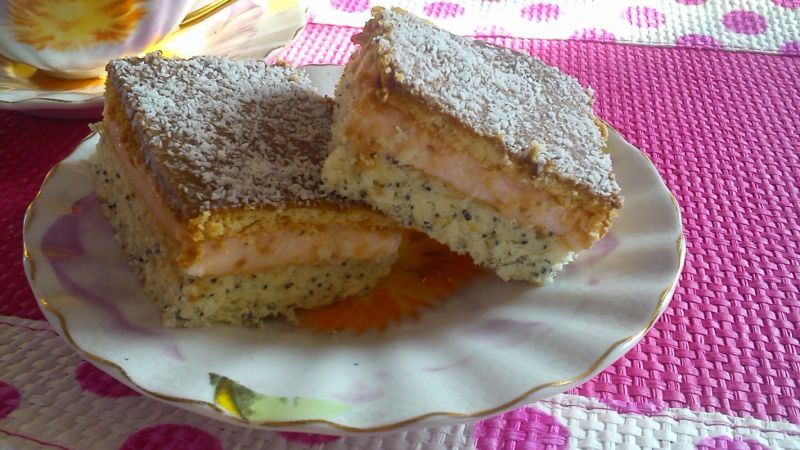 Ciasto z budyniem malinowym Ciasto z budyniem malinowym