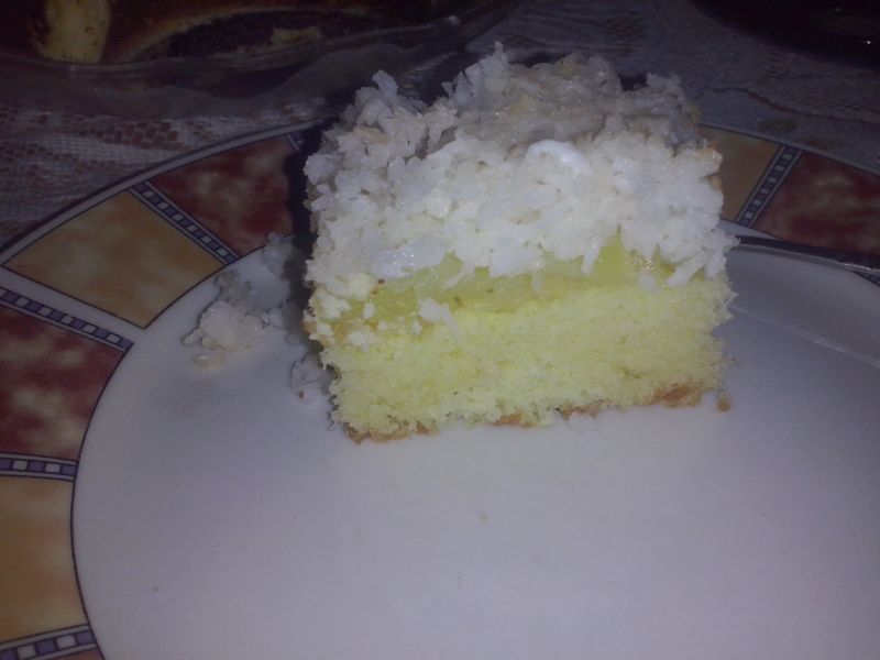 Ciasto z budyniem z ananasem i zapiekaną bezą Ciasto z budyniem z ananasem i zapiekaną bezą