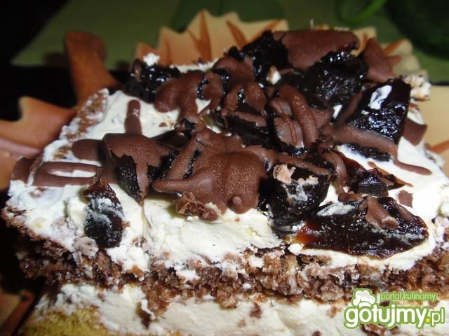 Ciasto  z czekoladą i pijaną śliwką Ciasto  z czekoladą i pijaną śliwką