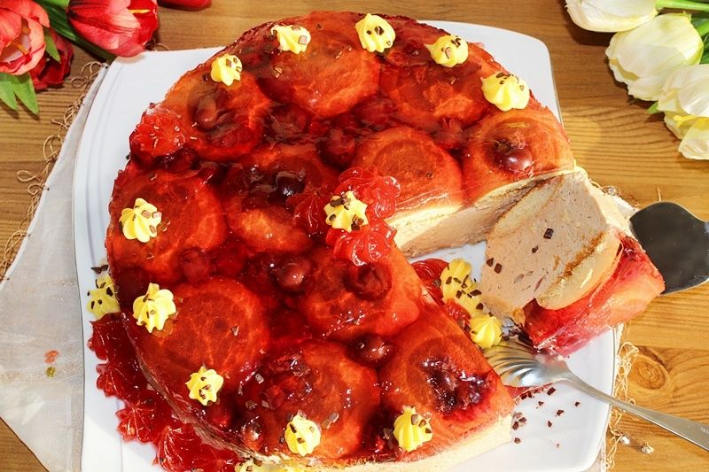 Ciasto z czekoladowym kremem mascarpone, wiśniami