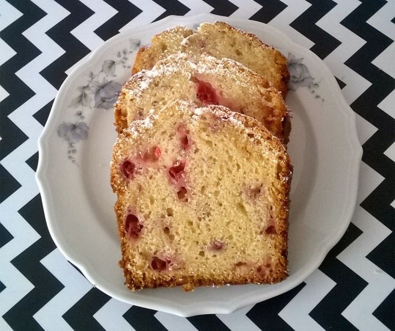 Ciasto z czerwoną porzeczką