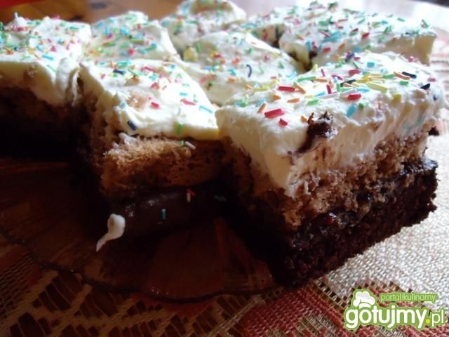 Ciasto z dżemem i kremem czekoladowym
