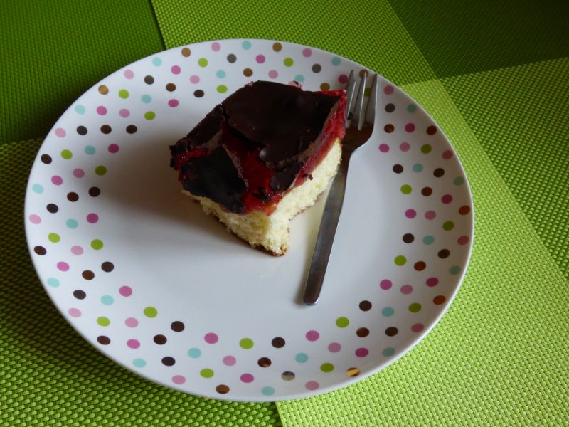 Ciasto z galaretką wiśniową