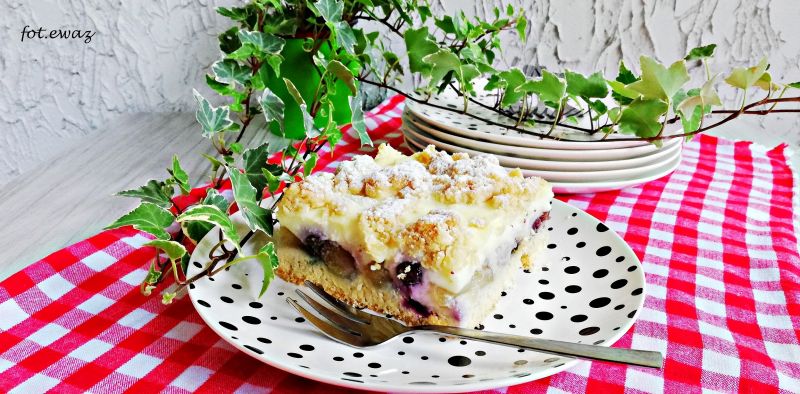 Ciasto z gruszkami i borówkami  Ciasto z gruszkami i borówkami