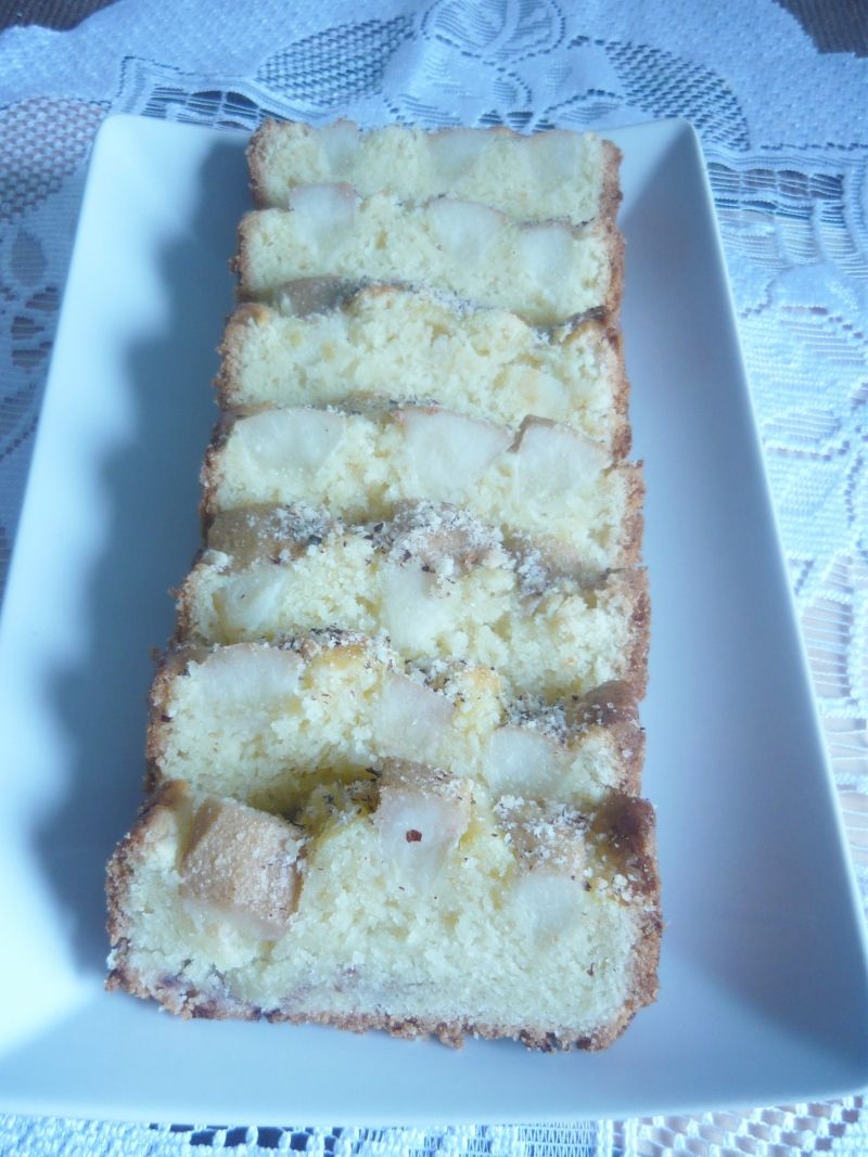 Ciasto z gruszkami i posypką orzechową  Ciasto z gruszkami i posypką orzechową