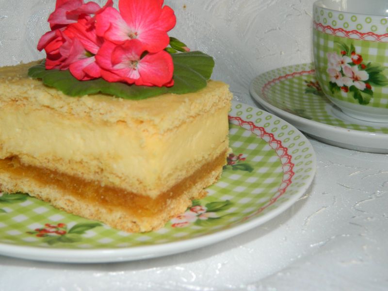 Ciasto z jabłkami i masa serową Ciasto z jabłkami i masa serową