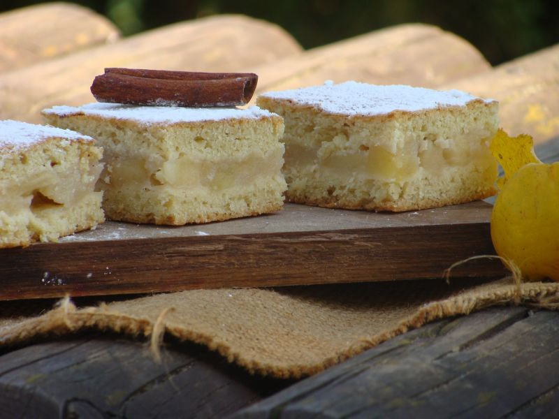 Ciasto z jabłkami i pigwą