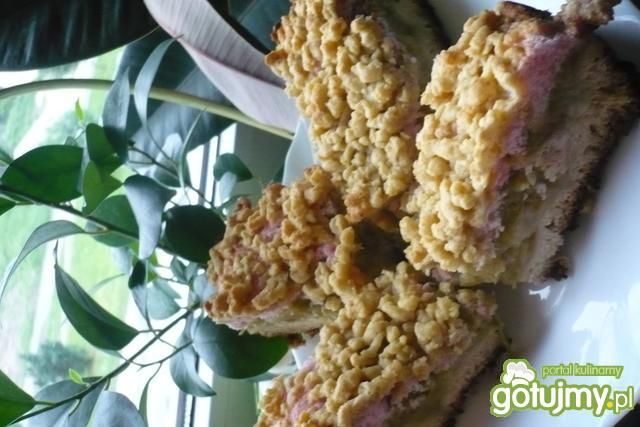 Ciasto z jabłkami i rabarbarem z pianką