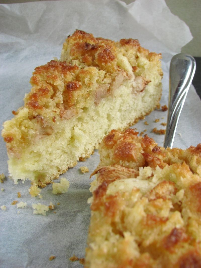 Ciasto z jabłkami pod chrupiącym kokosem