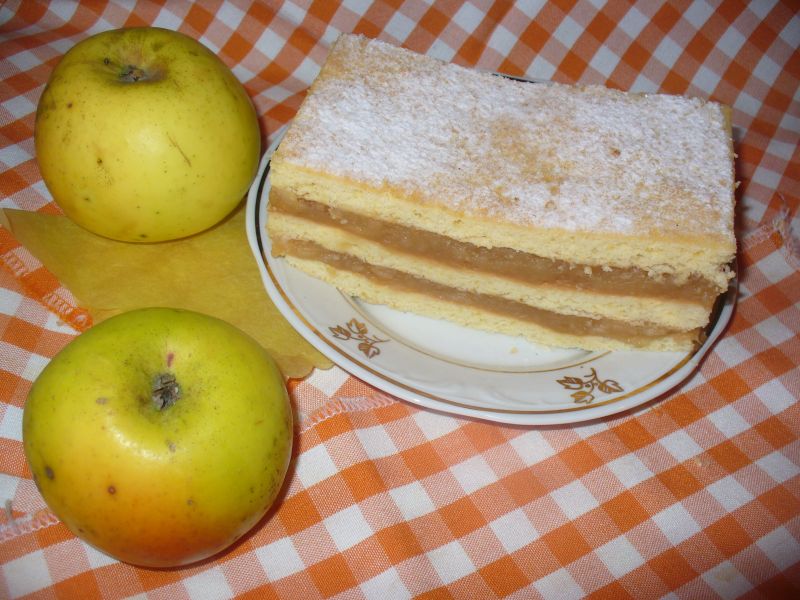 Ciasto z jabłkami trzywarstwowe
