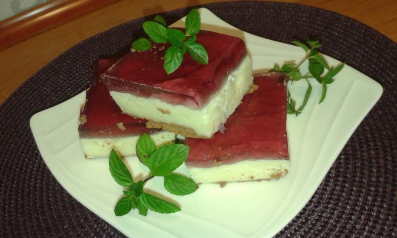 Ciasto z kaszy mannej i galaretki