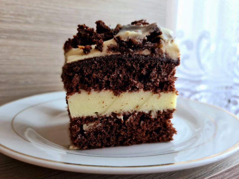 Ciasto z kremem i pierniczkami